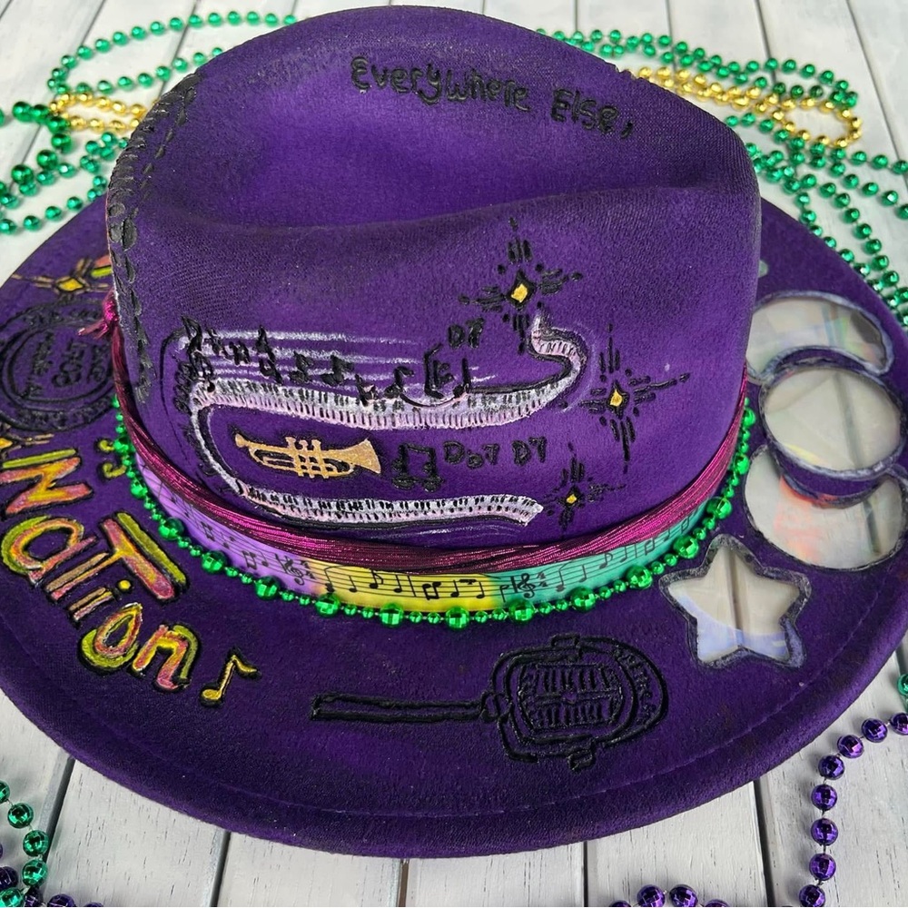 Sun catcher, Mardi Gras, Festive James Brown hat ❤️☀️ - Picture 8 of 12